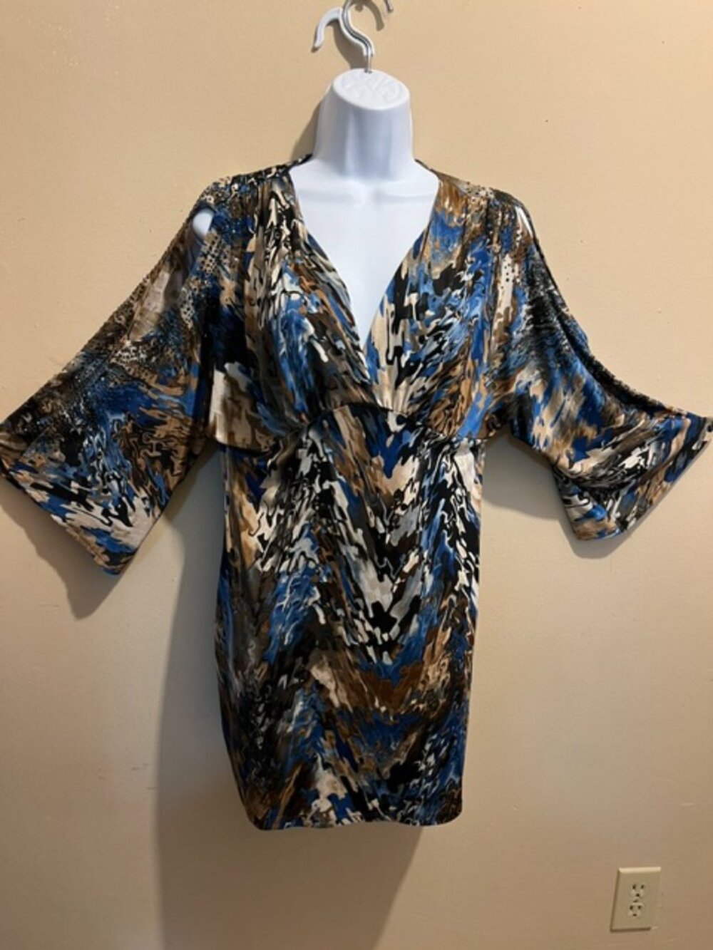 Womens Tunic Top, open shoulder, w/Black rhinestone detail